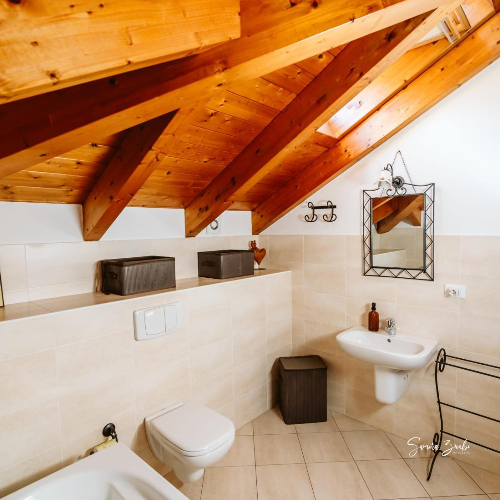 Narciso B&B Valbrona ภายนอก รูปภาพ