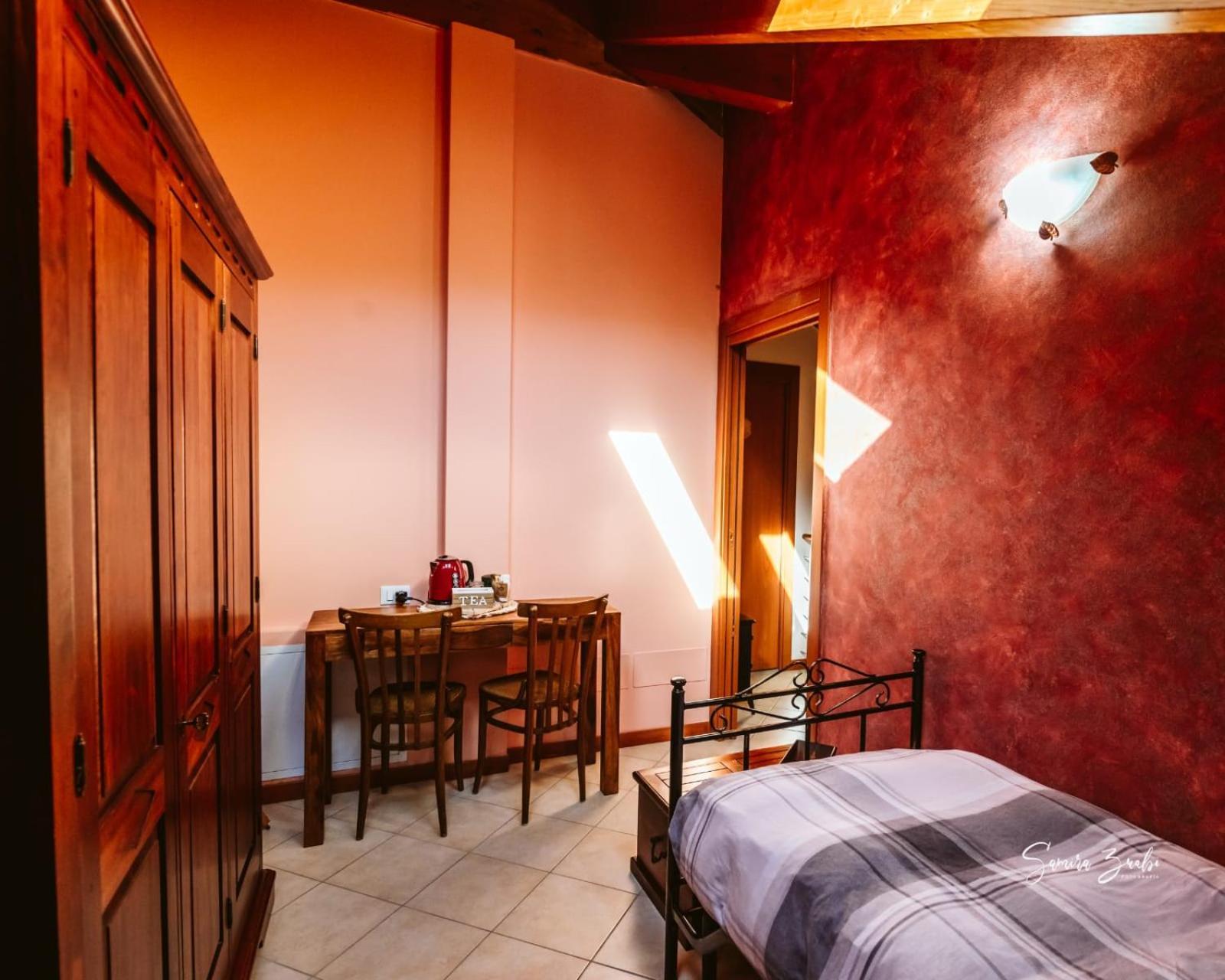 Narciso B&B Valbrona ภายนอก รูปภาพ